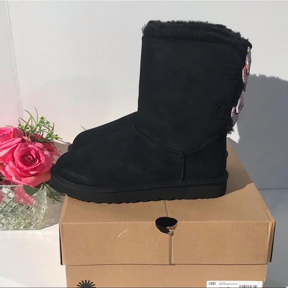 UGG Bailey Bow Abstract Splatter - Picture 4 of 9